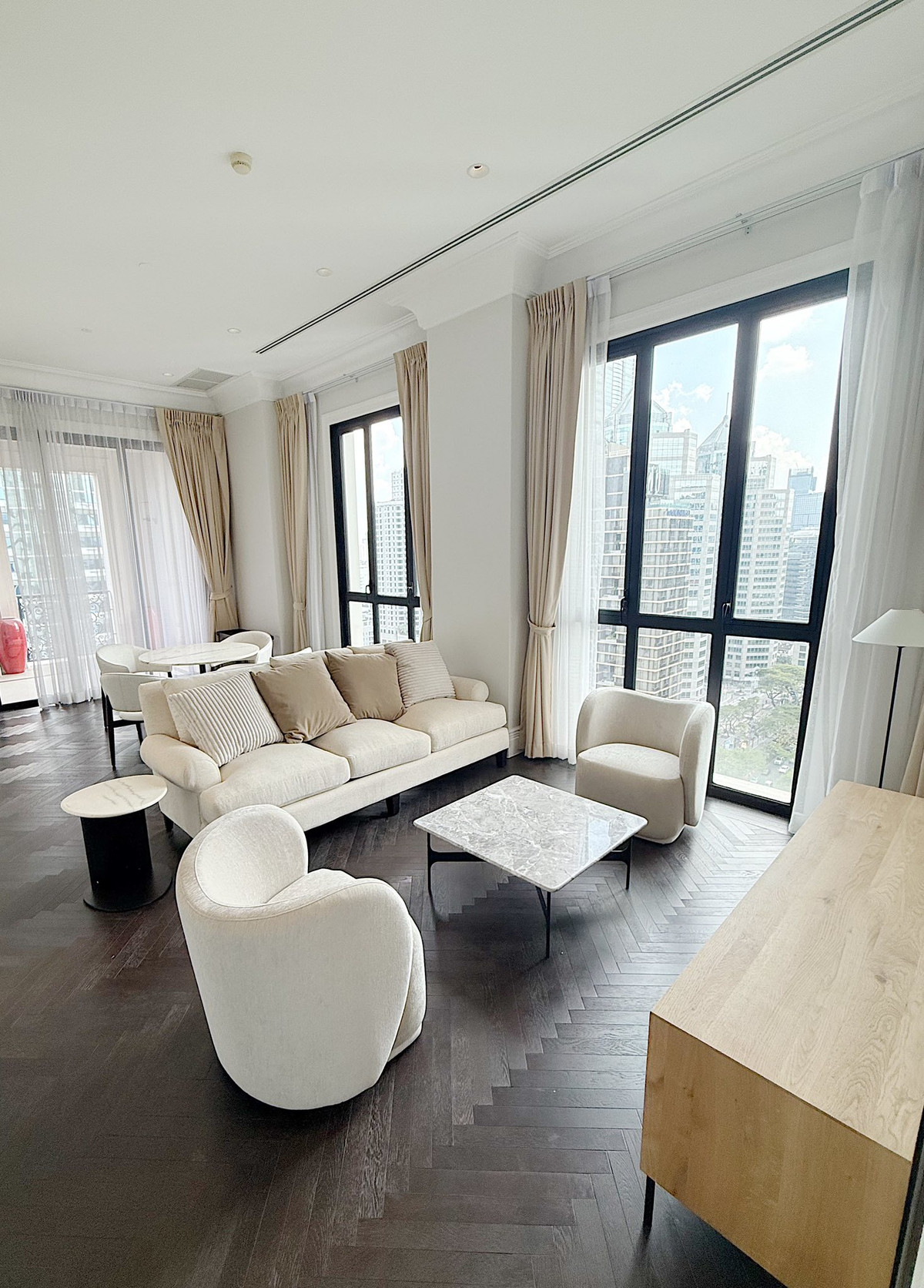 For SaleCondoWitthayu, Chidlom, Langsuan, Ploenchit : FOR SALE Condo for sale 98 Wireless 2 Bedrooms 92M