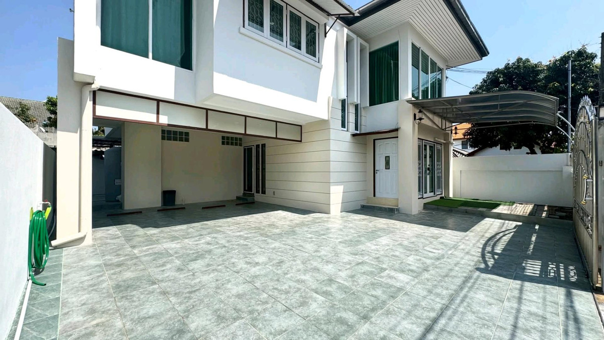 ให้เช่าบ้านพัฒนาการ ศรีนครินทร์ : 💥 บ้านสวย พร้อมอยู่ จอดรถได้เยอะมาก เหมาะอยู่อาศัย / ทำออฟฟิศ