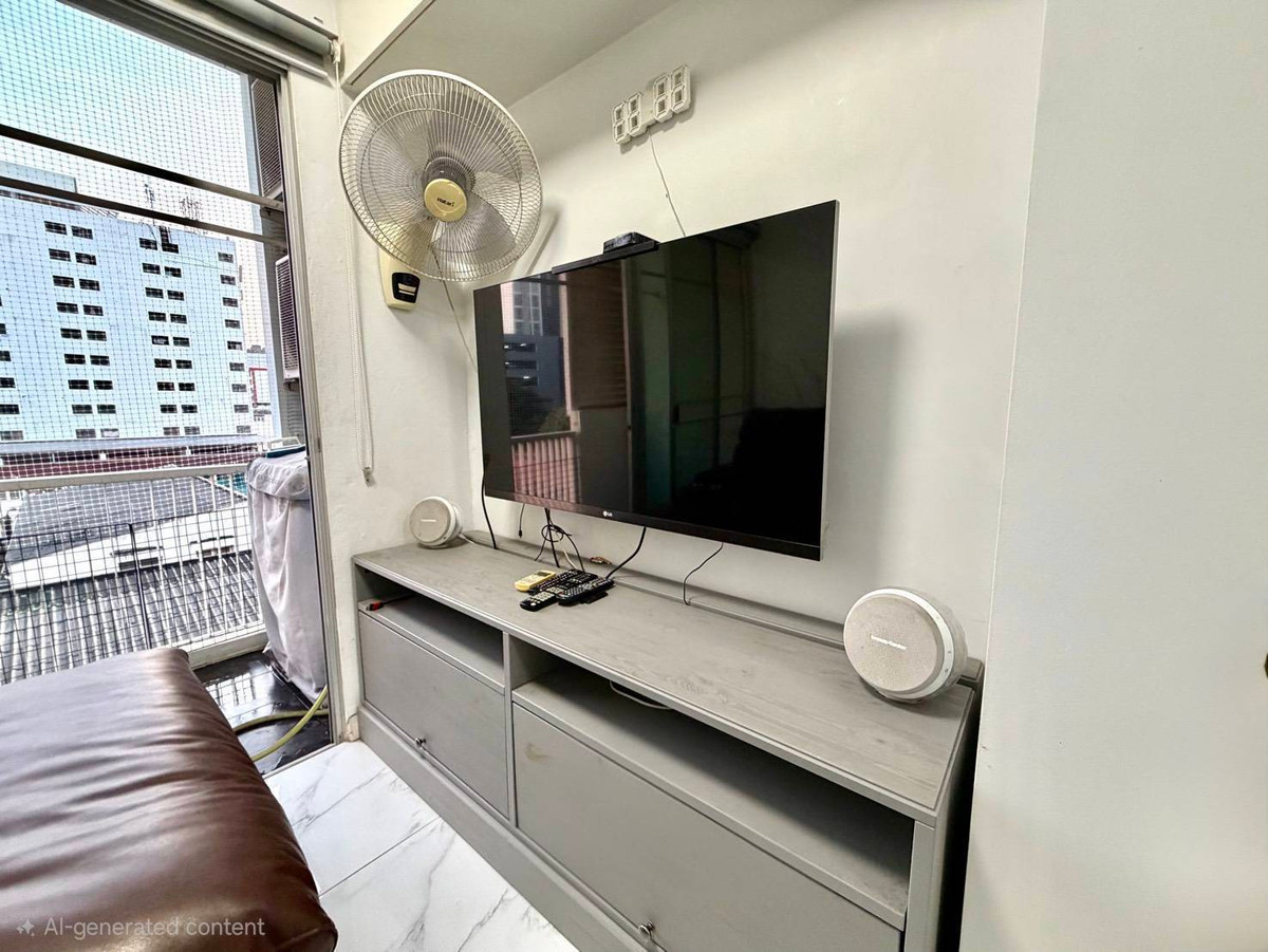 For RentCondoRama9, Petchburi, RCA : For rent, A space Asoke-Ratchada, 35 sq m, Rama 9, near SWU Prasarnmit, only 1 station.