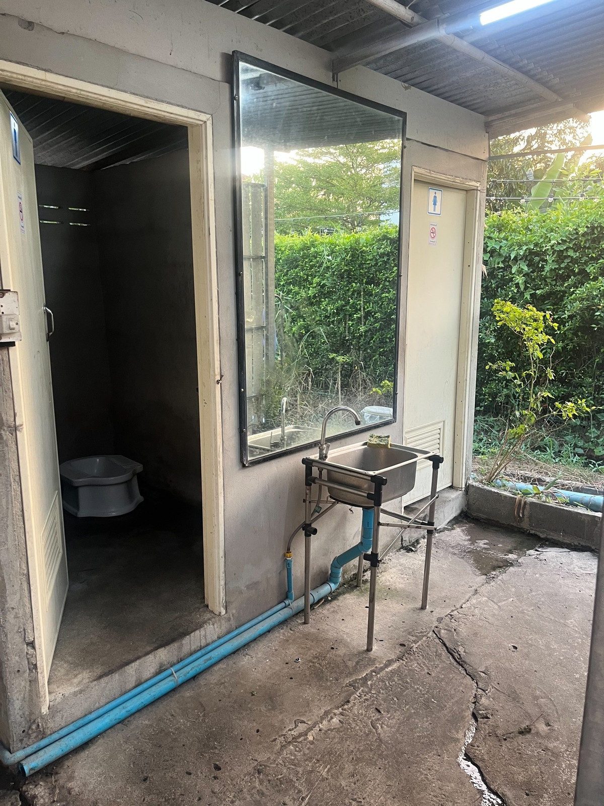 เซ้งร้านค้า/ตลาดนัดพัฒนาการ ศรีนครินทร์ : เซ้งด่วนร้านอาหาร ถนนพระยาสุเรนทร์ คลองสามวา ที่จอดเยอะมาก มีห้องพัก