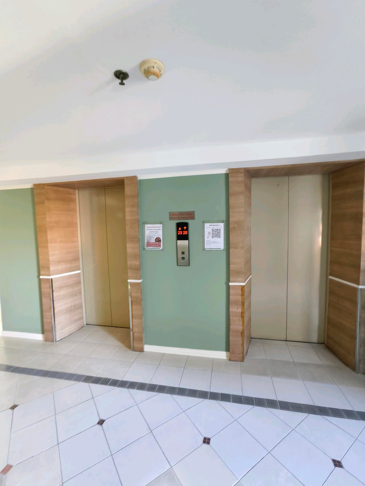 For SaleCondoSapankwai,Jatujak : Capital sale, corner condo, 2 bedrooms, 65 sq m, Lumpini Place Phahon - Saphan Khwai, 7th floor, east side!