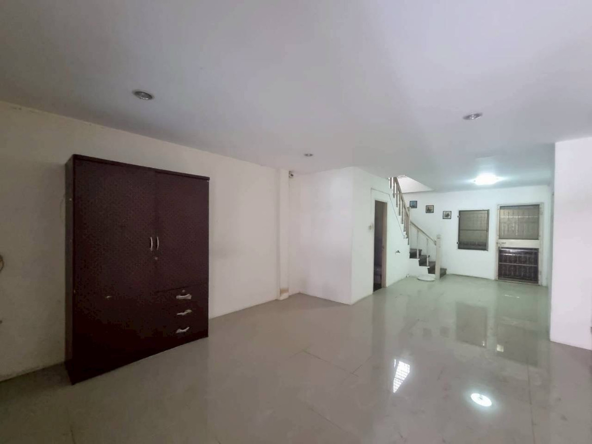 ให้เช่าทาวน์โฮมนนทบุรี บางใหญ่ บางบัวทอง : ให้เช่าทาวน์เฮาส์ 2 ชั้น หมู่บ้านเปี่ยมสุข