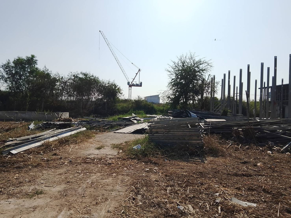 For RentLandPathum Thani,Rangsit, Thammasat : Land for rent, 2 rai, Pratunam Phra In. Suitable for housing for workers, warehouse.
