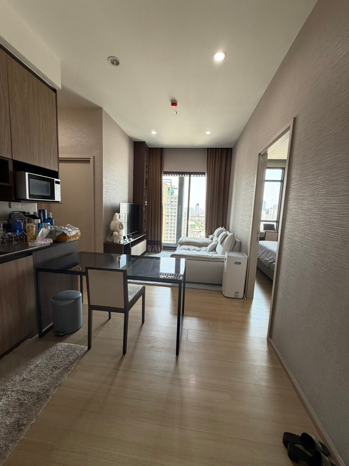 For SaleCondoRama9, Petchburi, RCA : #Condo for sale in Thonglor area #Best price #NetYield 5.6% 24th floor, size 54.5 sq m. 2 bedrooms, 2 bathrooms The Capital Eakamai - Thonglor The Capital Eakamai - Thonglor