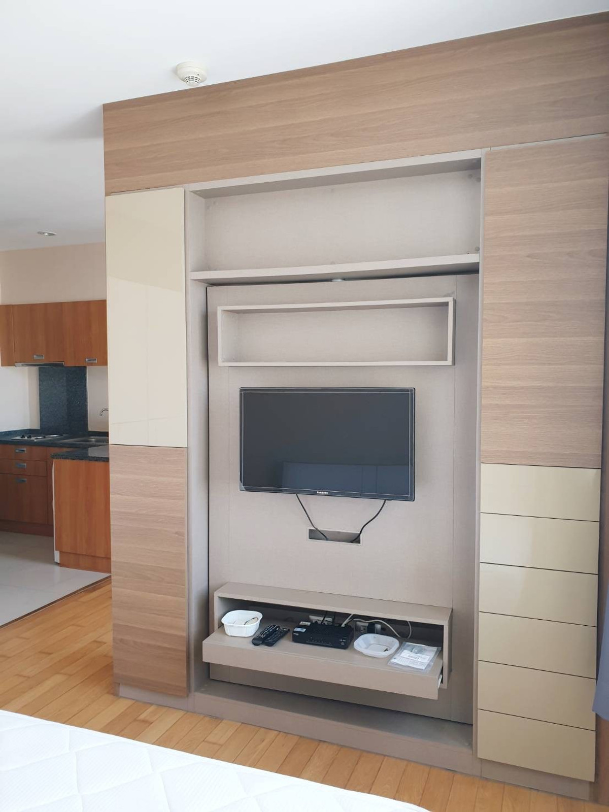 ขายคอนโดวงเวียนใหญ่ เจริญนคร : ราคานี้ไม่มีอีกแล้ว 🏠✨ วิลล่า สาทร | ขายคอนโด 1 ห้องนอน (HBH-ST-246 )