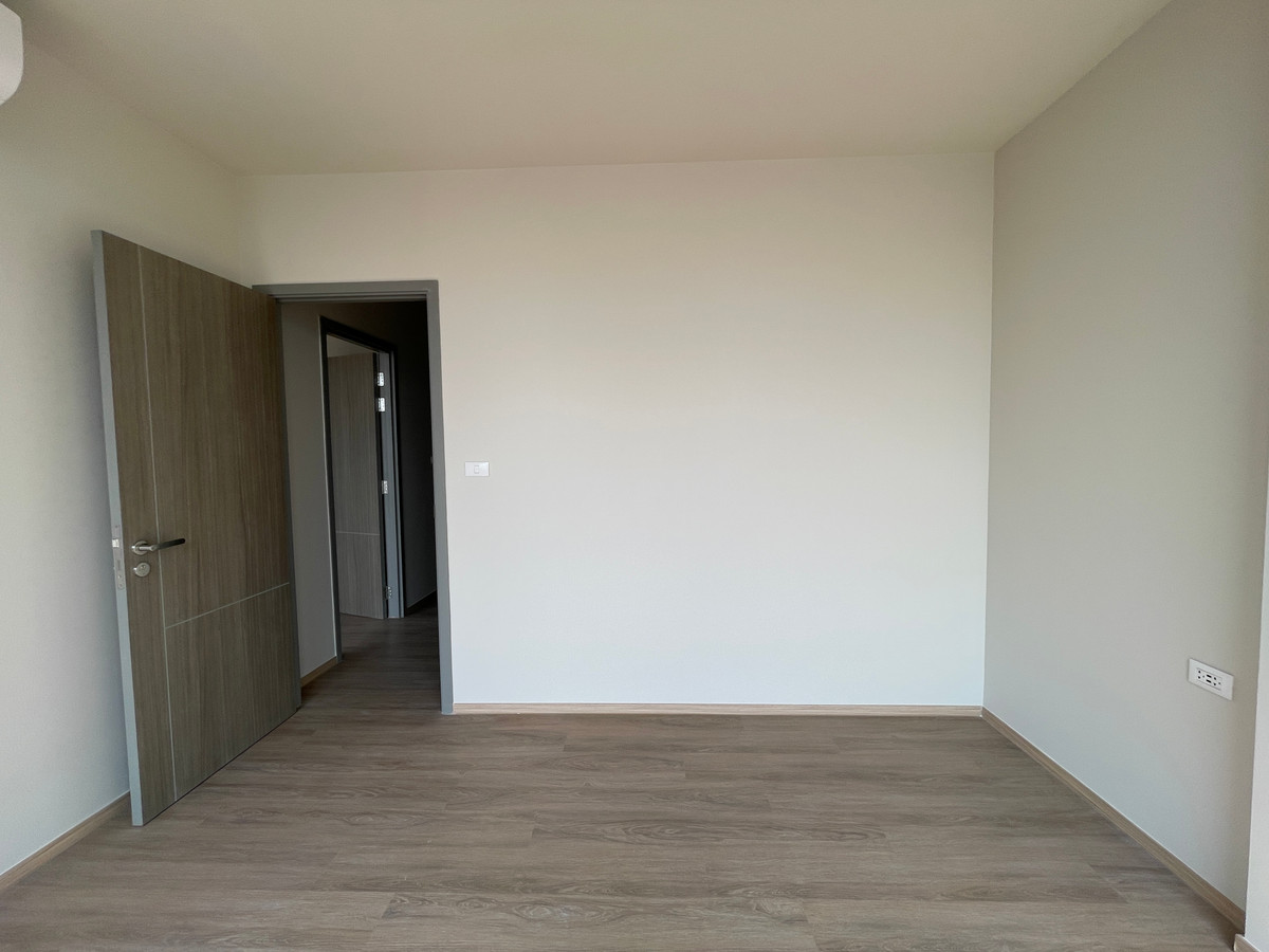 For SaleCondoSathorn, Narathiwat : [HOT UNIT] The Issara Sathorn 2BR, high floor, eastern city view, 100% parking, near Market Place Nang Linchi, complete functions, in a location Rare Item, Chan-Sathorn Road. Answering the needs of people working at Silom-Sathorn With a luxury-level centr