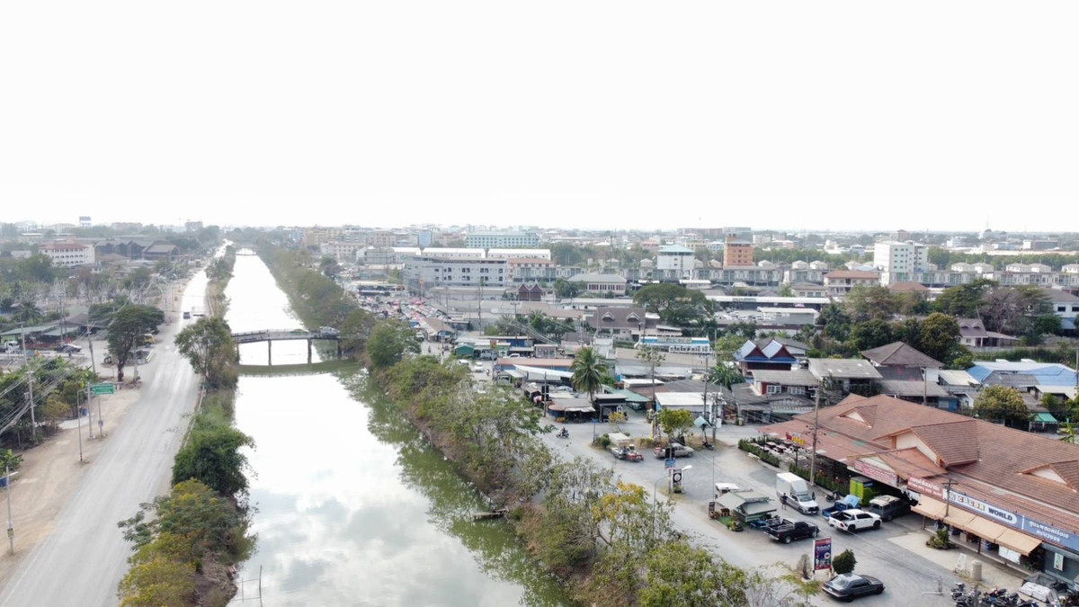 For RentLandPathum Thani,Rangsit, Thammasat : Land for rent, 2 rai, Pratunam Phra In. Suitable for housing for workers, warehouse.