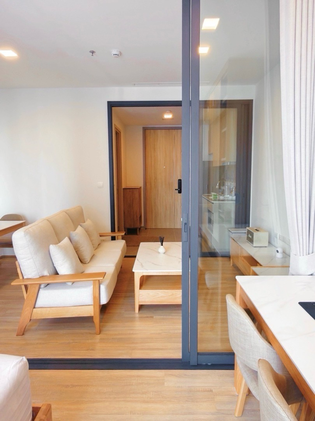 ให้เช่าคอนโดราชเทวี พญาไท : XT พญาไท 42 ตรม. เฟอร์ครบ 25000 บาท