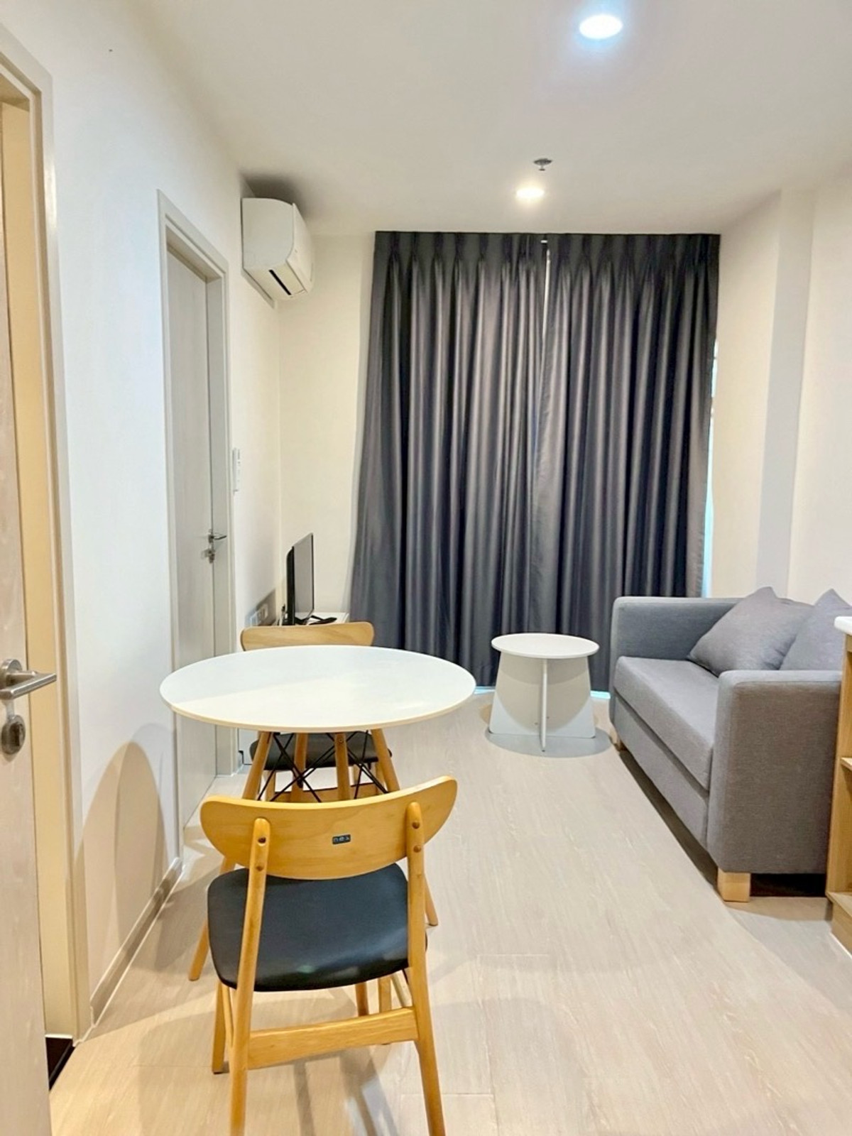 ให้เช่าคอนโดแจ้งวัฒนะ เมืองทอง : 📍โครงการ : NUE Noble Chaengwattana 
🚝 ใกล้ : MRT สถานีเมืองทองธานี 100 เมตร
💵 ราคาเช่า : 10,000 บาท/เดือน