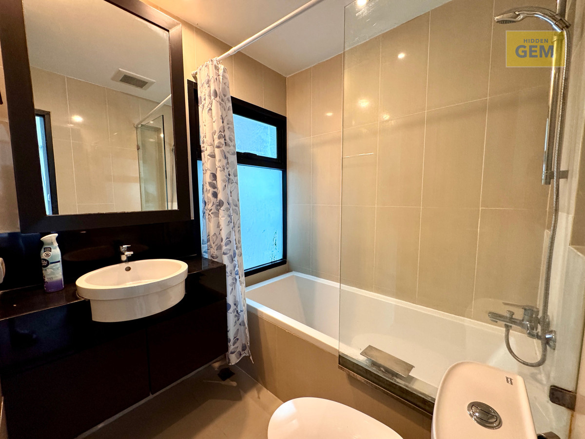 ให้เช่าคอนโดสาทร นราธิวาส : 🔥🔥Hot Deal🔥🔥 60 ตร.ม. / 1 นอน 1 น้ำ 1 ห้องทำงาน | Sathorn Gardens 🔥