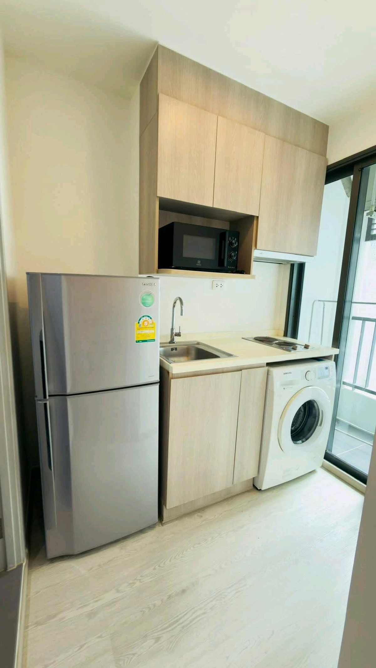 ให้เช่าคอนโดปิ่นเกล้า จรัญสนิทวงศ์ : ทำเลดี เดินทางสะดวก ใจกลางฝั่งธน
 เพียง 2 นาที (200 ม.) ถึง MRT บางขุนนนท์  