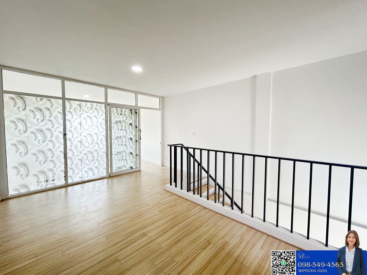 ขายอาคารพาณิชย์แจ้งวัฒนะ เมืองทอง : โฮมออฟฟิศ 3.5 ชั้น เมทโทร บิซทาวน์ แจ้งวัฒนะ 2 ติดถนนหอการค้าไทย อาคารพักอาศัยและทำธุรกิจ ร้านค้า