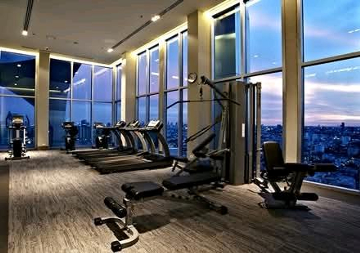 For RentCondoRatchadapisek, Huaikwang, Suttisan : ⏫ 🚇 Near MRT, only 550 m. Corner room | Open view, not next to other rooms | High privacy