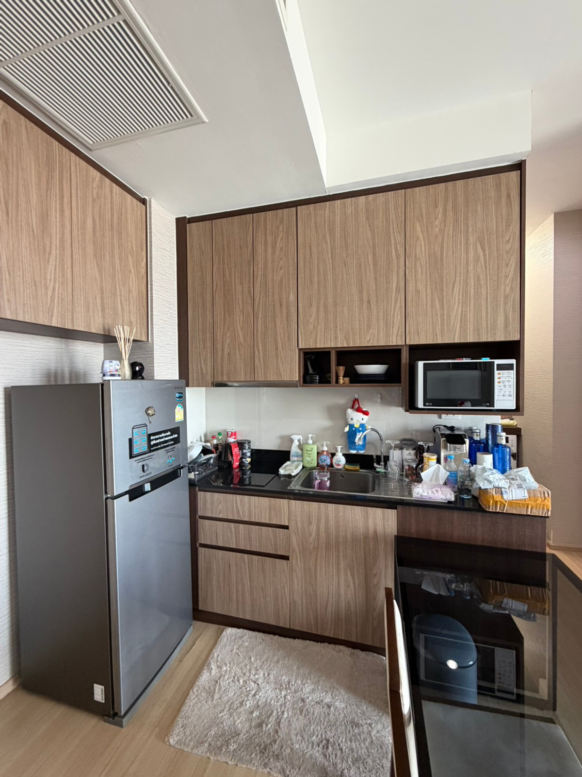 For SaleCondoRama9, Petchburi, RCA : #Condo for sale in Thonglor area #Best price #NetYield 5.6% 24th floor, size 54.5 sq m. 2 bedrooms, 2 bathrooms The Capital Eakamai - Thonglor The Capital Eakamai - Thonglor