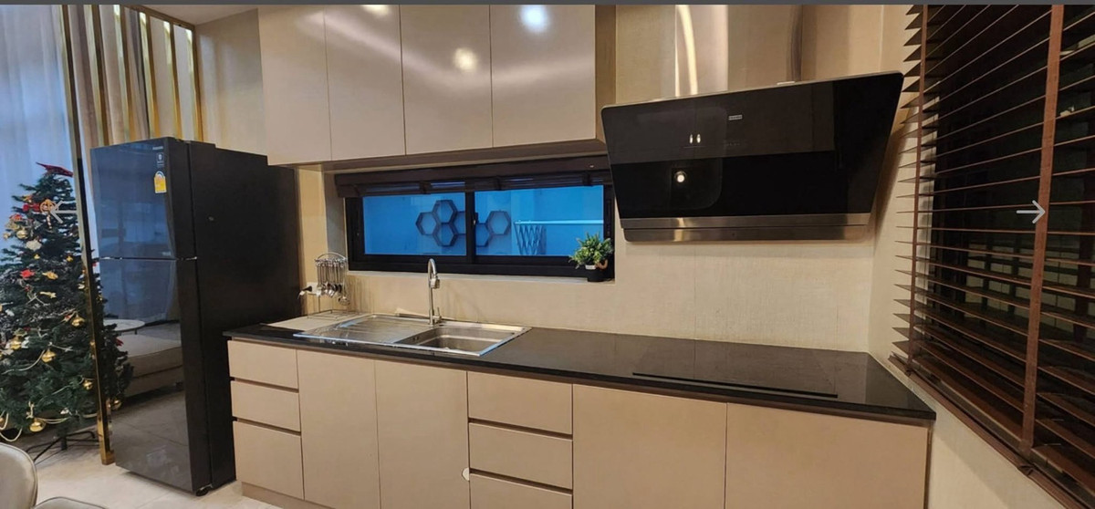 ให้เช่าโฮมออฟฟิศโชคชัย4 ลาดพร้าว71 : Home Office ลาดพร้าว–วังหิน
เฟอร์นิเจอร์ครบ พร้อมอยู่ | หลังมุม | ไม่รับสัตว์เลี้ยง | รับชาวต่างชาติ
พื้นที่ 300 ตรม. / ที่ดิน 37 ตรว.
จอดรถ 2 คัน-  