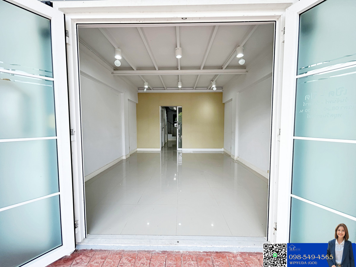 ขายอาคารพาณิชย์แจ้งวัฒนะ เมืองทอง : โฮมออฟฟิศ 3.5 ชั้น เมทโทร บิซทาวน์ แจ้งวัฒนะ 2 ติดถนนหอการค้าไทย อาคารพักอาศัยและทำธุรกิจ ร้านค้า