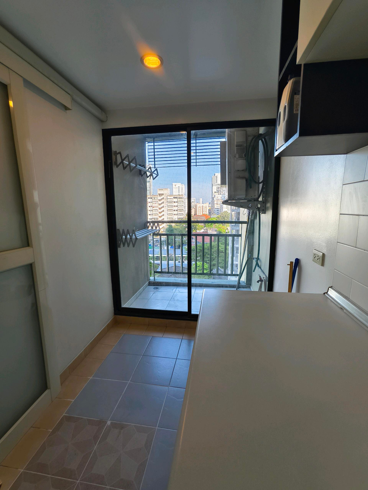 For SaleCondoSapankwai,Jatujak : Capital sale, corner condo, 2 bedrooms, 65 sq m, Lumpini Place Phahon - Saphan Khwai, 7th floor, east side!