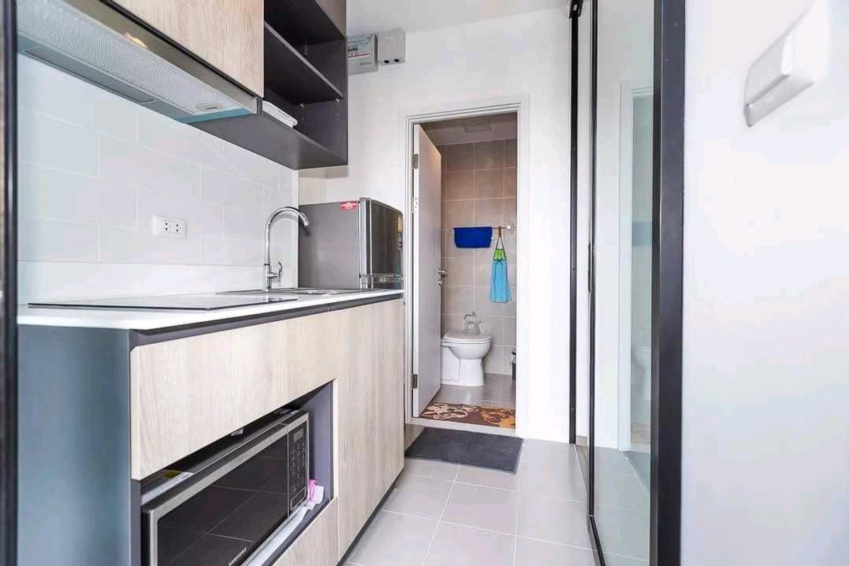 For RentCondoBang kae, Phetkasem : Only 120 m from MRT Phetkasem 48, beautiful room, near the market, easy to find things to eat.