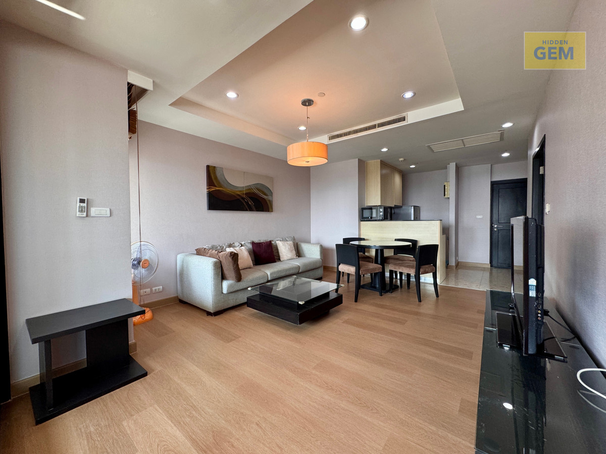 ให้เช่าคอนโดสาทร นราธิวาส : 🔥🔥Hot Deal🔥🔥 60 ตร.ม. / 1 นอน 1 น้ำ 1 ห้องทำงาน | Sathorn Gardens 🔥