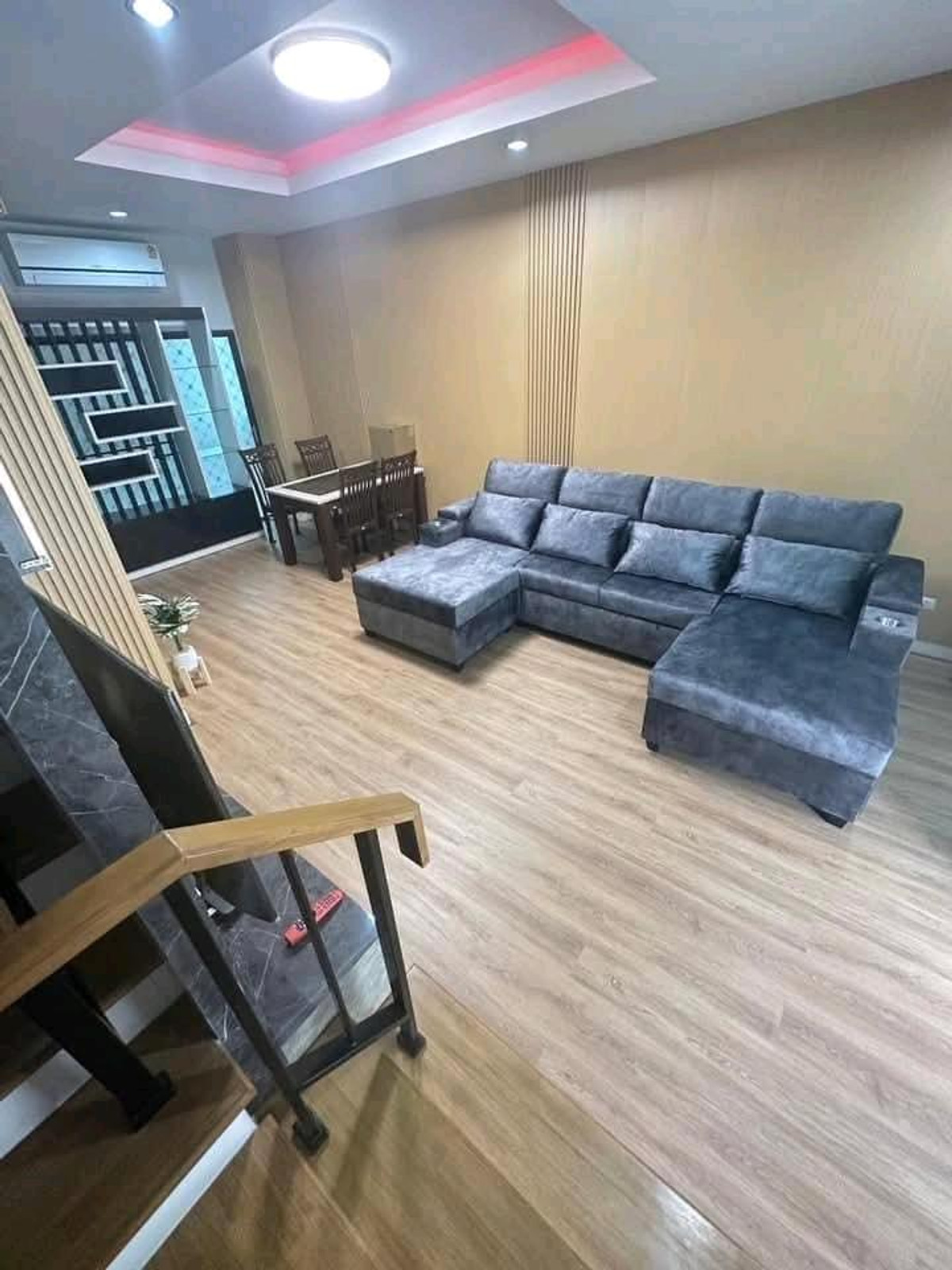 ให้เช่าทาวน์โฮมมีนบุรี-ร่มเกล้า : 🏢✨💞 เช่า 36,000 บาท/เดือน 🔥🔥
บ้านกลางเมือง พระราม 9-กรุงเทพกรีฑา (บ้านว่างพร้อมเช่า) 

🔸 : 𝗜𝗗 𝗟𝗜𝗡𝗘 : @bbcondo88