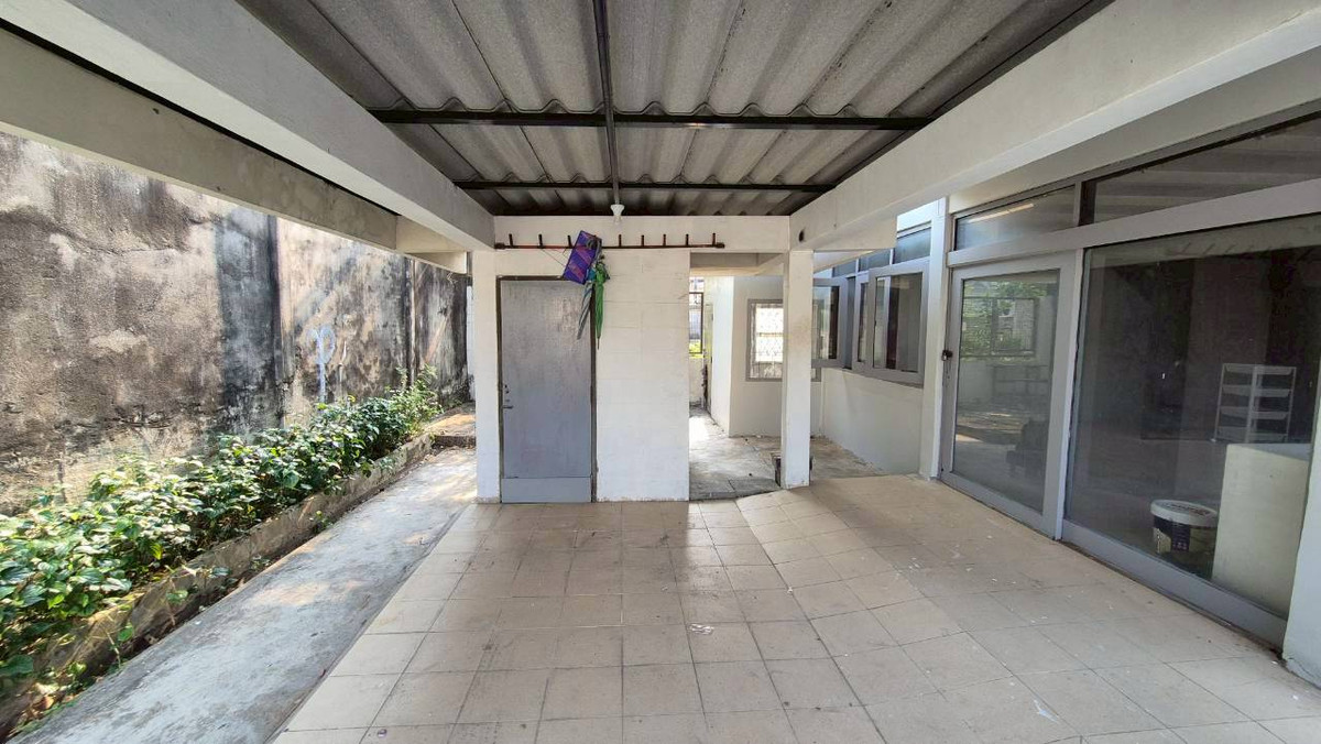 ให้เช่าบ้านเสรีไทย-นิด้า : ให้เช่าบ้านเดี่ยว 2 ชั้น เสรีไทย 57 - มีสวนข้างบ้านขนาดใหญ่