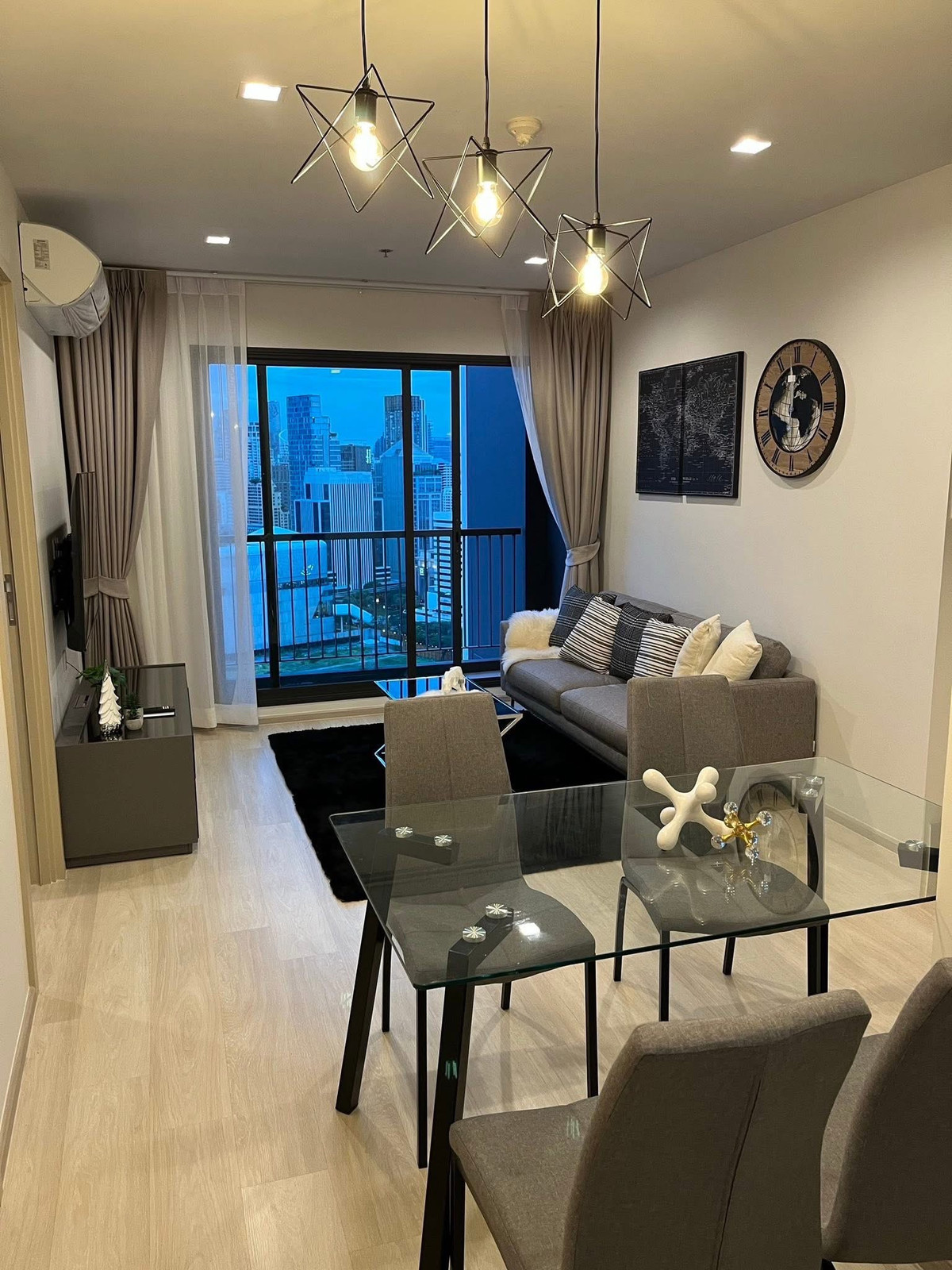 For RentCondoWitthayu, Chidlom, Langsuan, Ploenchit : Life One Wireless, 52,000baht, 2bedroom, 63sqm, BTS Ploenchit, BTS Chidlom, near Witthayu, Chidlom, Ploenchit, Sukhumvit, Rama 9, Ratchada, Sathorn, Silom, Chula, Siam, CentralWorld, Central Embassy, ​​Central Chidlom, Bumrungrad, Mater Dei, Park Venture