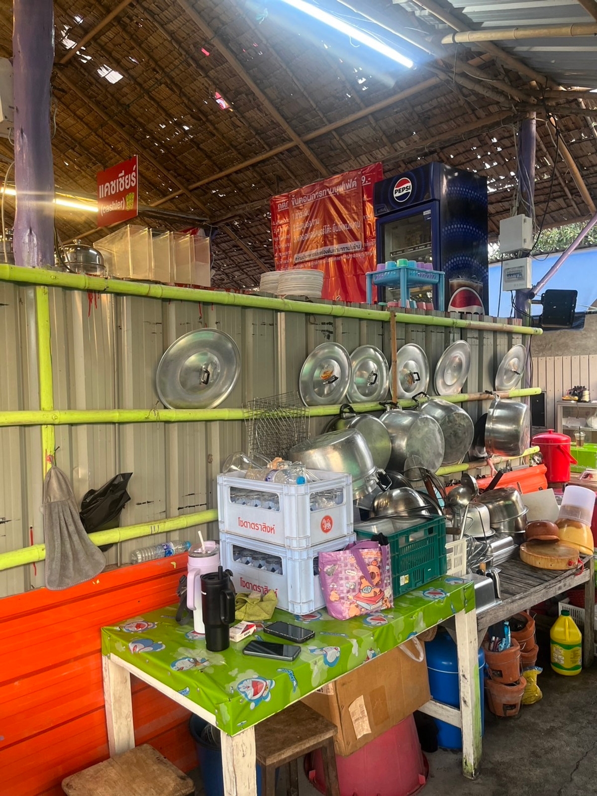 เซ้งร้านค้า/ตลาดนัดพัฒนาการ ศรีนครินทร์ : เซ้งด่วนร้านอาหาร ถนนพระยาสุเรนทร์ คลองสามวา ที่จอดเยอะมาก มีห้องพัก