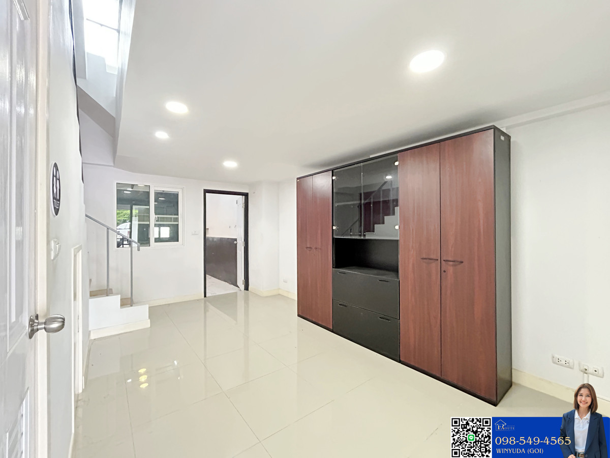 ขายอาคารพาณิชย์แจ้งวัฒนะ เมืองทอง : โฮมออฟฟิศ 3.5 ชั้น เมทโทร บิซทาวน์ แจ้งวัฒนะ 2 ติดถนนหอการค้าไทย อาคารพักอาศัยและทำธุรกิจ ร้านค้า