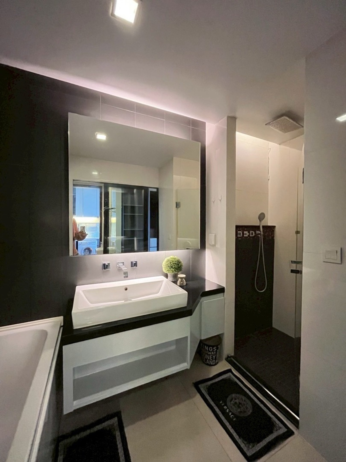 ให้เช่าคอนโดรัชดา ห้วยขวาง : IVY AMPIO FOR RENT 1BEDROOM  45sq.m 24K Call084-9792464