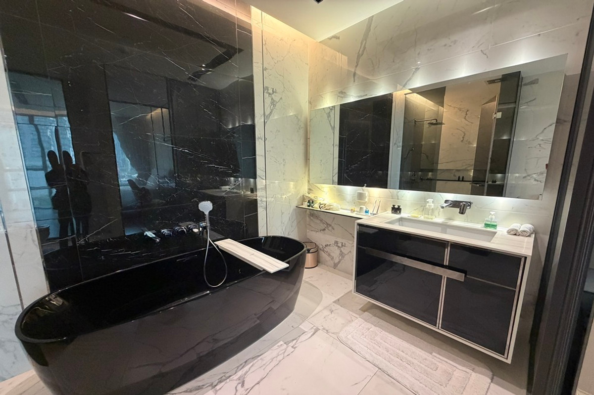 For SaleCondoSukhumvit, Asoke, Thonglor : 🔥 For Sale !! prime area, The Bangkok Thonglor, 2 bedroom, 2 bathroom, corner room, high floor !!🔥Code C20230102777 furnished, Special Deal!!📣📣