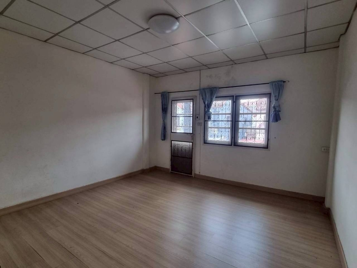 ให้เช่าทาวน์โฮมนนทบุรี บางใหญ่ บางบัวทอง : ให้เช่าทาวน์เฮาส์ 2 ชั้น หมู่บ้านเปี่ยมสุข