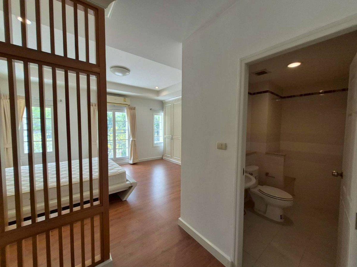 For RentTownhomeThaphra, Talat Phlu, Wutthakat : For rent, 3-story townhome, 3 bedrooms, 3 bathrooms, newly renovated, fully furnished, ready to move in, near BTS Bang Wa.