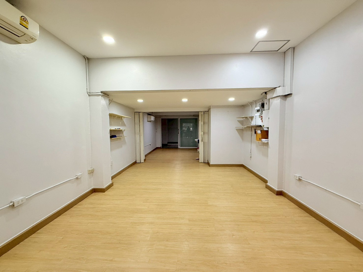 ให้เช่าโฮมออฟฟิศสาทร นราธิวาส : 🌁🎊 ให้เช่าโฮมออฟฟิศ สูง 5 ชั้น หมู่บ้านเซ็นต์หลุยส์ เซ็นเตอร์ ทำเลทองย่านสาทร เดินทางง่าย