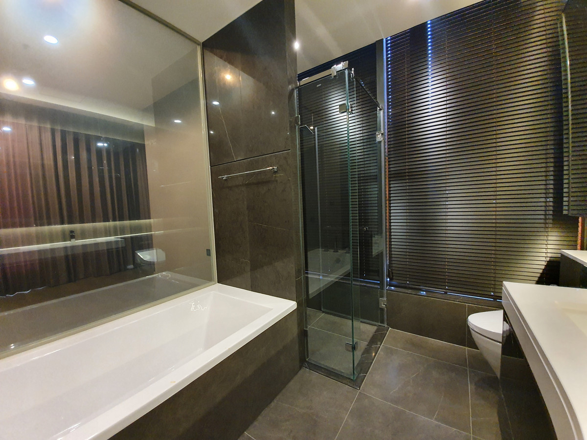 For RentCondoRama9, Petchburi, RCA : For RENT 2-Bed | The Esse at Singha Complex, Contact 062-496-6454