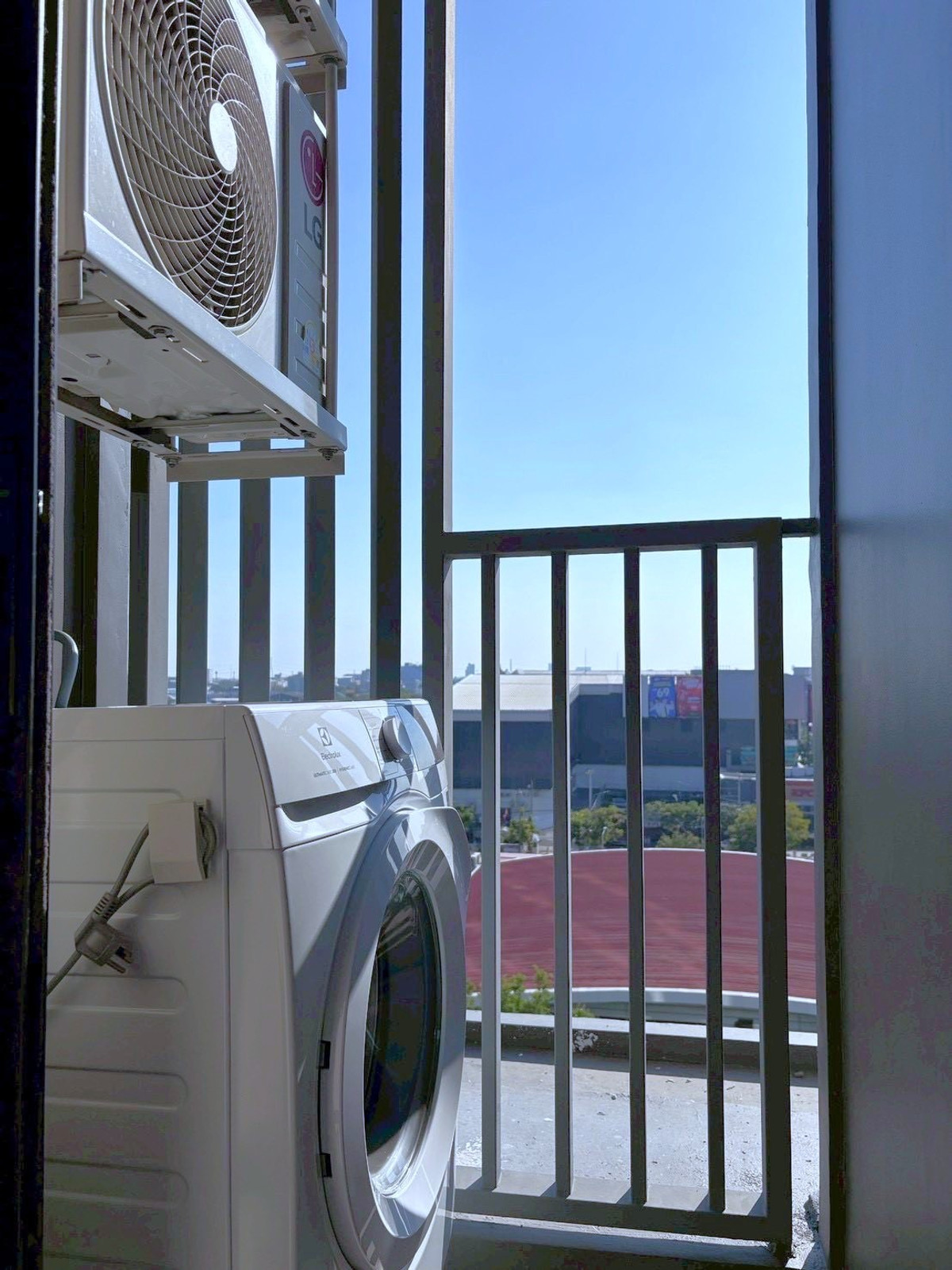 For RentCondoSamut Prakan,Samrong : 💥CP-10497💥Origin Plug & Play Srinakarin👉Line : @wincondo