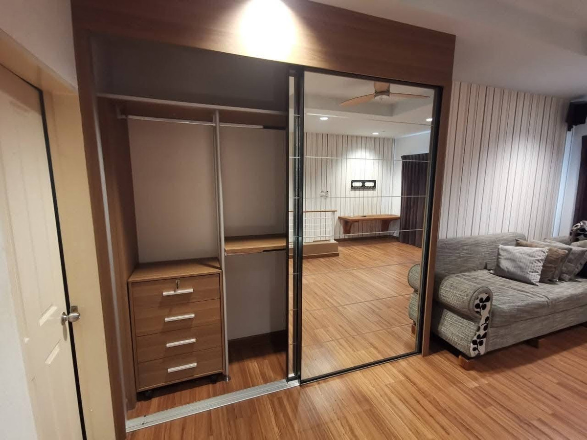 For SaleTownhomeRama3 (Riverside),Satupadit : 🏠✨ Baan Klang Krung Rama 3 | 3-story townhome, potential location (HBH-SI-135)