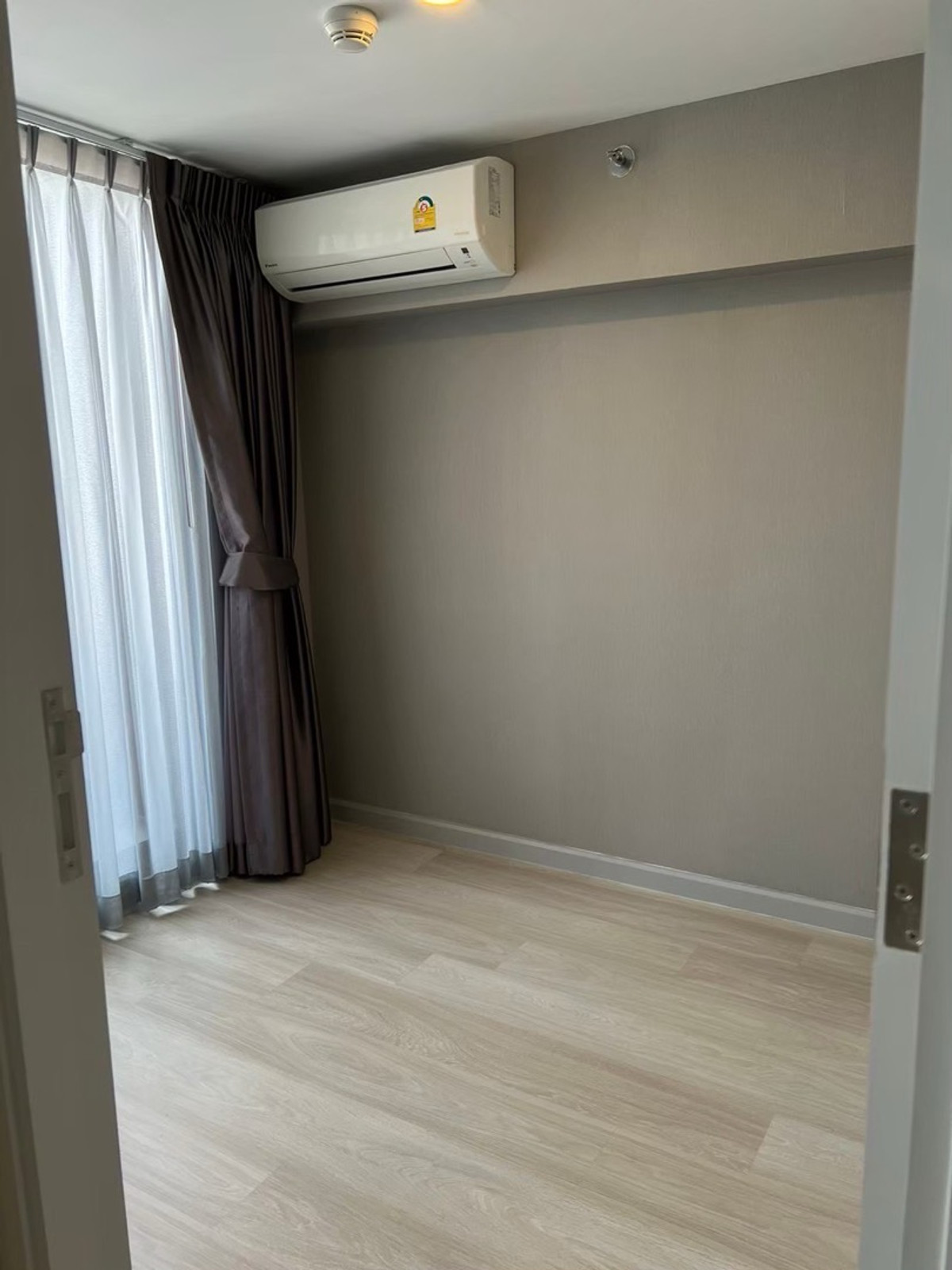 For RentCondoSathorn, Narathiwat : For rent: Knightsbridge Prime Sathorn, ready to move in at the beginning of April.