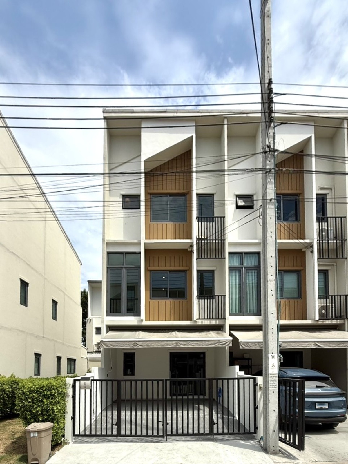 ขายทาวน์โฮมลาดกระบัง สุวรรณภูมิ : เพล็กซ์ อ่อนนุช - วงแหวน / 3 ห้องนอน (ขาย), PLEX Onnut - Wongwaen / 3 Bedrooms (FOR SALE) POON198