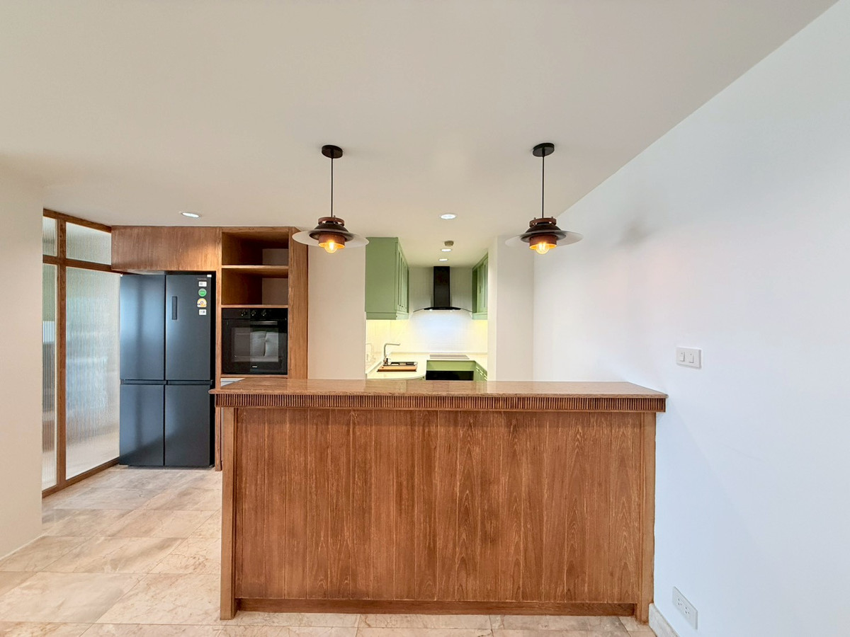 For RentCondoSukhumvit, Asoke, Thonglor : 🌁🎊 Ruamjai Heights, Sukhumvit 15 Condo for rent, newly renovated, super modern, 3 bedrooms, in the heart of Sukhumvit 