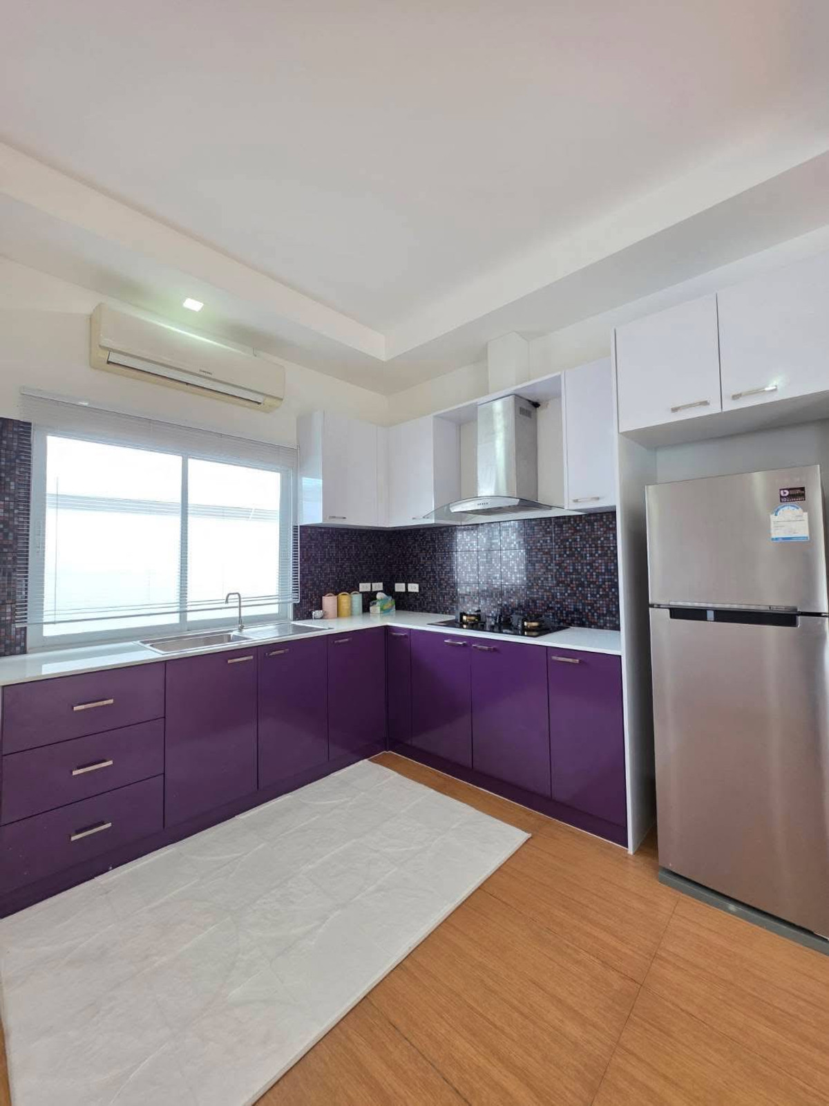 ขายพัทยา บางแสน ชลบุรี สัตหีบ : ขายพูลวิลล่าห้วยใหญ่ มีทั้งหมด 15 หลัง