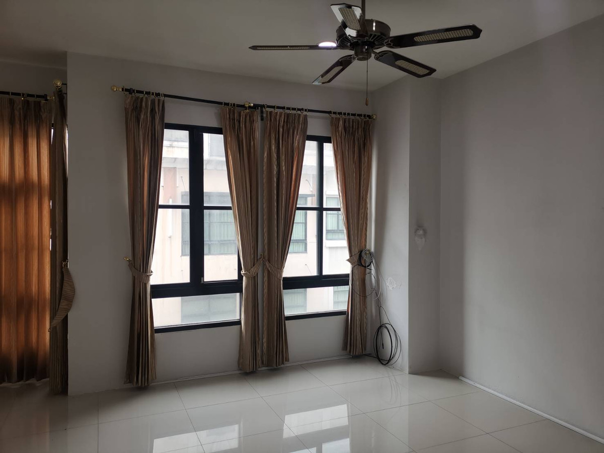 ให้เช่าทาวน์โฮมโชคชัย4 ลาดพร้าว71 : ให้เช่าโฮมออฟฟิศ ม.บ้านกลางเมือง เออร์บาเนี่ยน ลาดพร้าว – วังหิน ใจกลางลาดพร้าว เชื่อมต่อเมือง ใน 5 นาที คุณบี โทร 064-146-6445 (R005 AGBE)