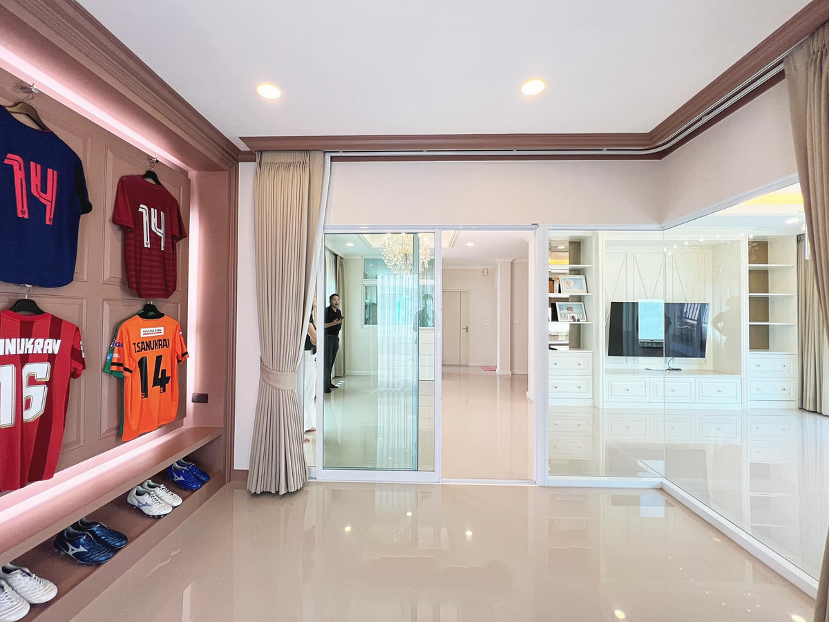 ขายบ้านพระราม 5 ราชพฤกษ์ บางกรวย : บ้านเดี่ยว คาซ่า พรีเมี่ยม ราชพฤกษ์-แจ้งวัฒนะ 55.6 ตร.ว. 3 นอน 3 น้ำ ตกแต่งพร้อมเข้าอยู่ ขายต่ำกว่าทุนที่ซื้อมา!!