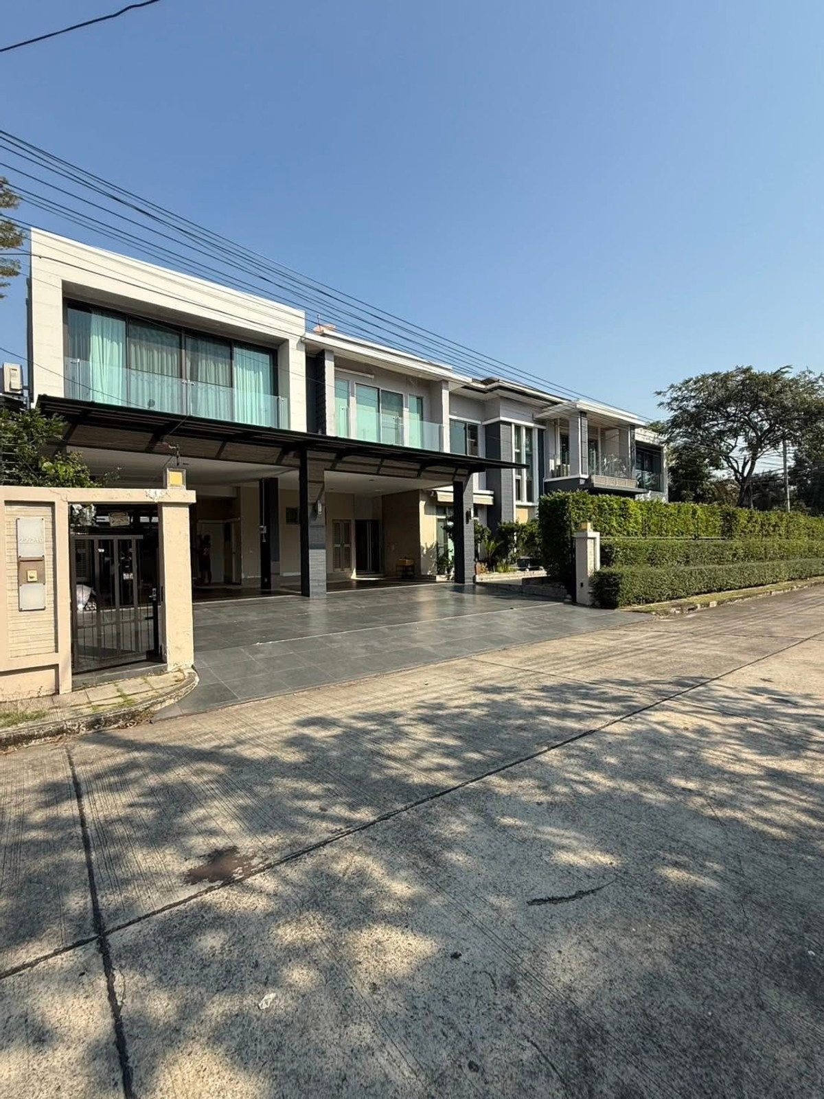 For RentHouseLadkrabang, Suwannaphum Airport : For rent: Perfect Masterpiece Motorway, new house, swimming pool, corner plot, 5 bedrooms.