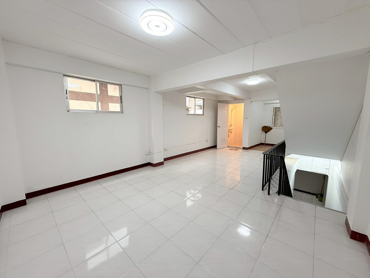 ให้เช่าโฮมออฟฟิศสาทร นราธิวาส : 🌁🎊 ให้เช่าโฮมออฟฟิศ สูง 5 ชั้น หมู่บ้านเซ็นต์หลุยส์ เซ็นเตอร์ ทำเลทองย่านสาทร เดินทางง่าย