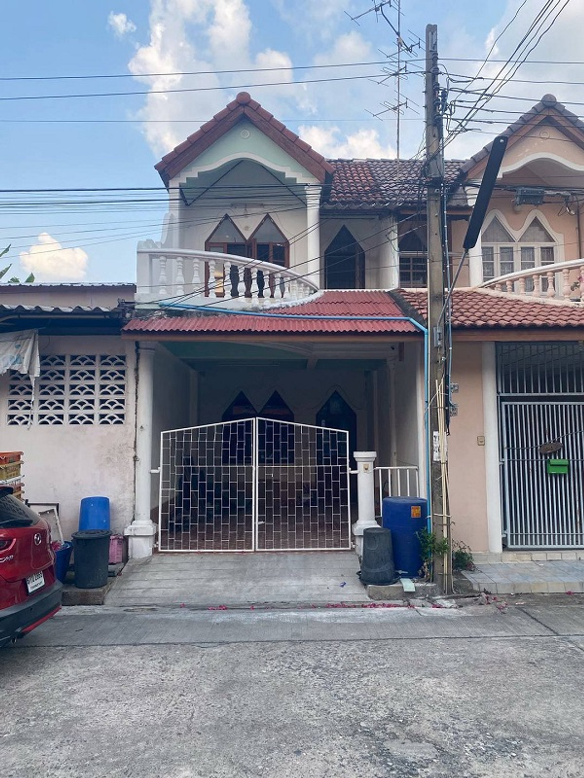 For RentTownhomeBang kae, Phetkasem : Townhouse for rent, Weerawat Village, Soi Phetkasem 94, Intersection 14.