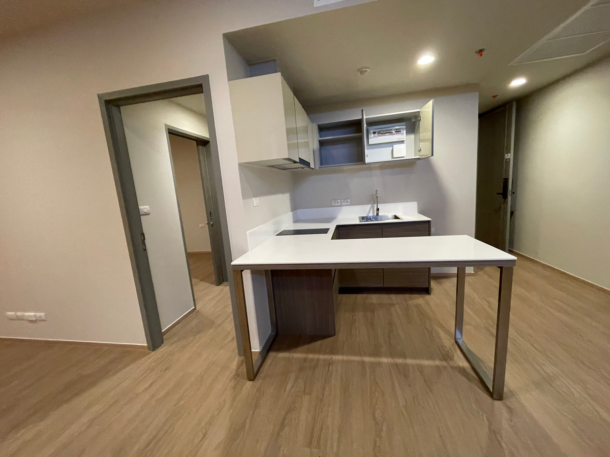 For SaleCondoSathorn, Narathiwat : [RARE CORNER UNIT] The Issara Sathorn 2BR Plus corner room, river view - Bang Kachao. Single house function @Chan-Sathorn Road Amazingly spacious area of ​​89.54 sq m., 26th floor, southeast direction, receives cool breezes, takes in the view of the Chao 