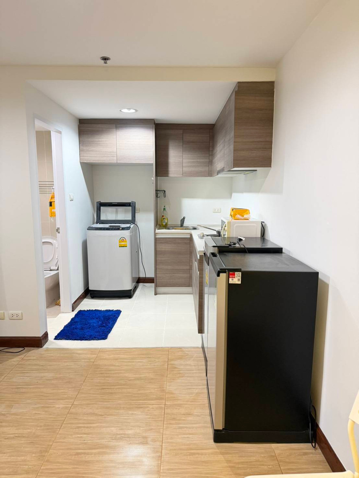 For RentCondoRama9, Petchburi, RCA : Condo room for rent, Belle Grand Rama 9, next to Central MRT Rama 9.