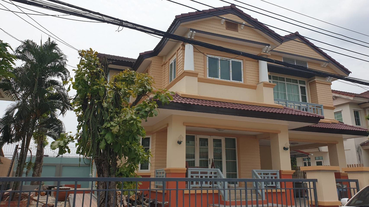 For RentHouseOnnut, Udomsuk : 📌 Single house for rent, Nantawan Sukhumvit (On Nut 44) • 3+1 bedrooms (with multi-purpose room) • 3 bathrooms, ready to move in.