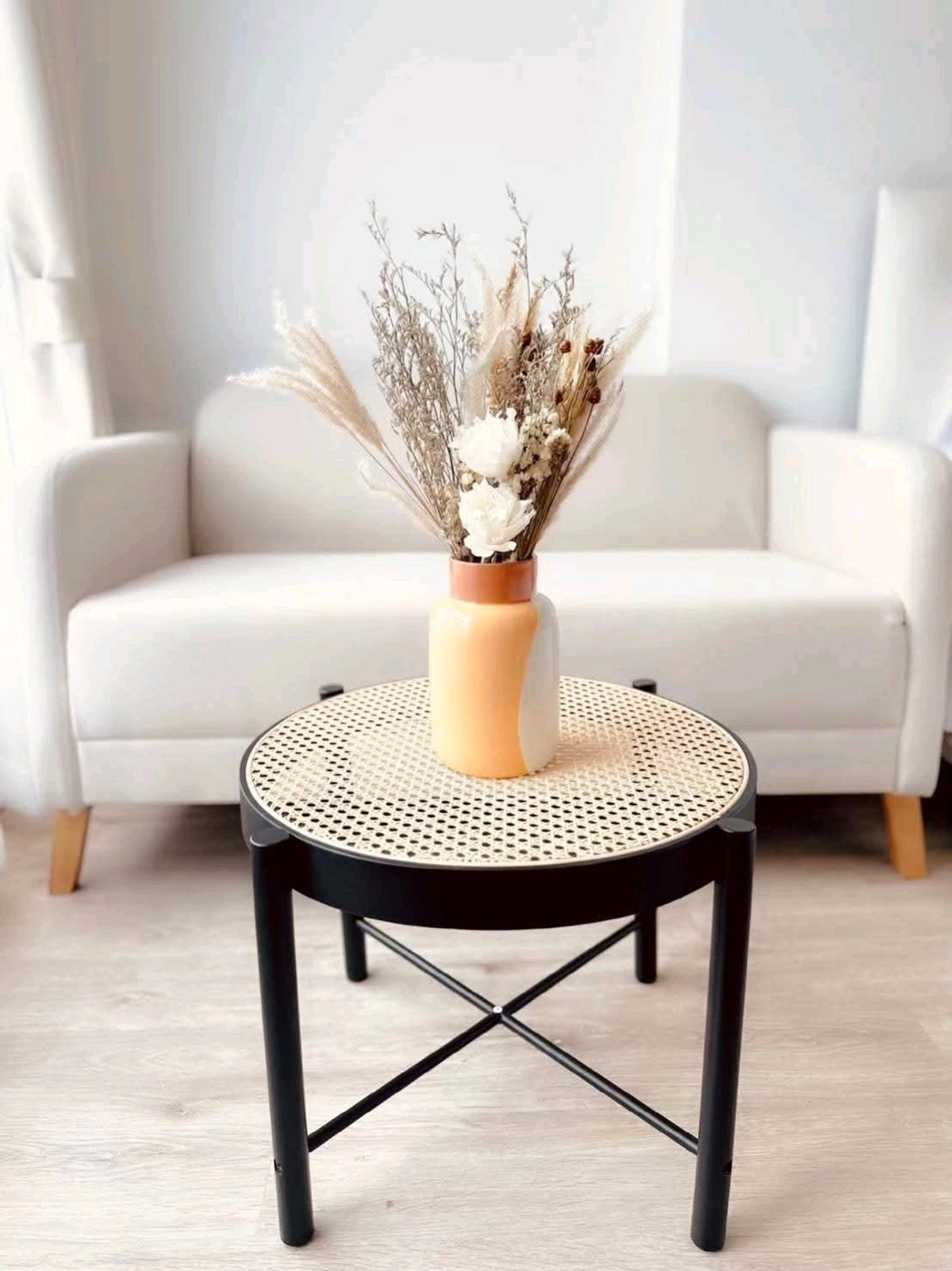 For RentCondoPattanakan, Srinakarin : 🚆✨ Next to BTS Hua Mak, 0 meters, walk down from the condo to the station! Room available, ready to move in immediately 😘😘