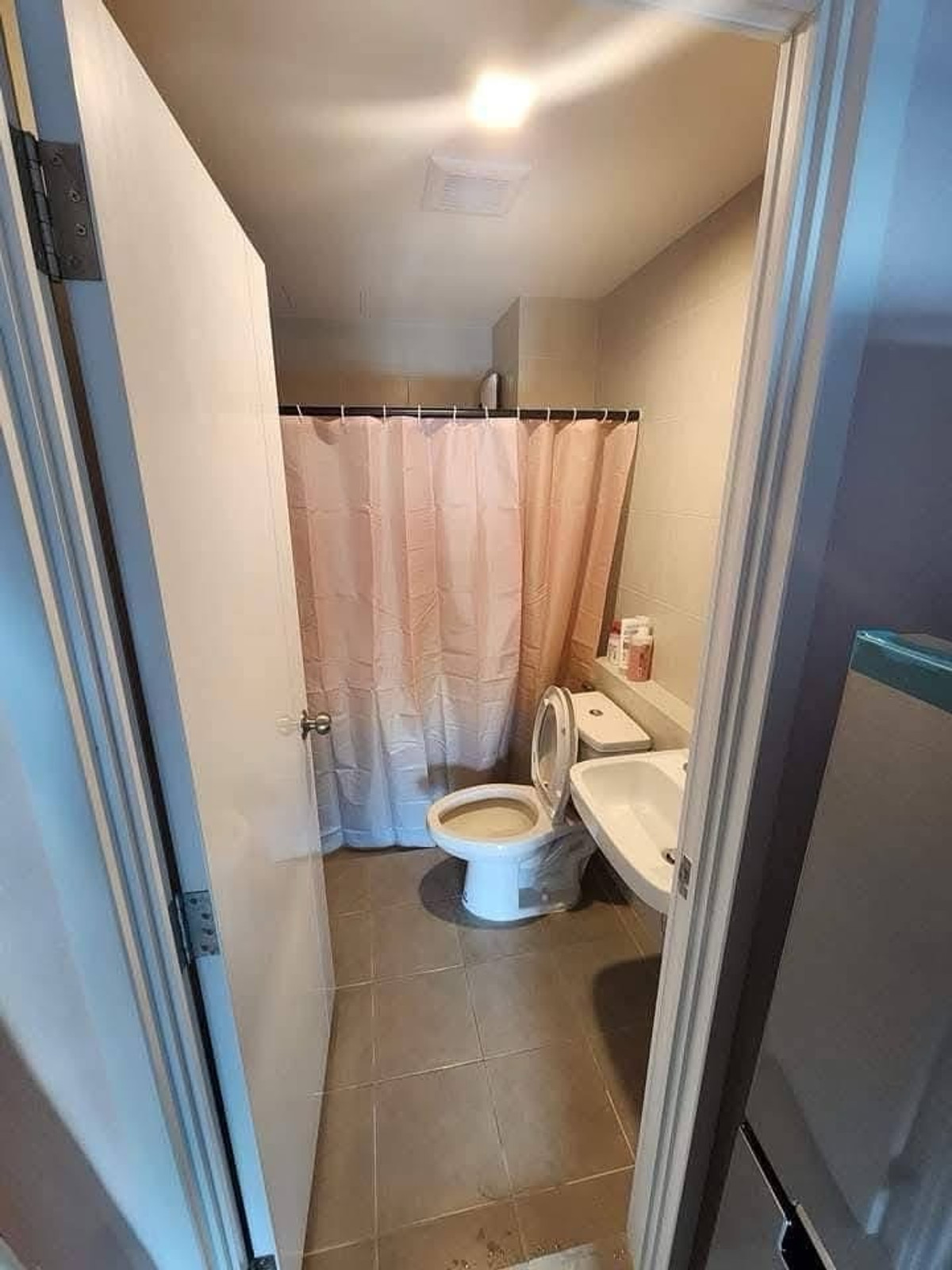 ให้เช่าคอนโดลาดกระบัง สุวรรณภูมิ : #R9722 🎉 230369 ให้เช่าคอนโด Condo Me Onnut-Rama 9  (รหัสเดิม R612)